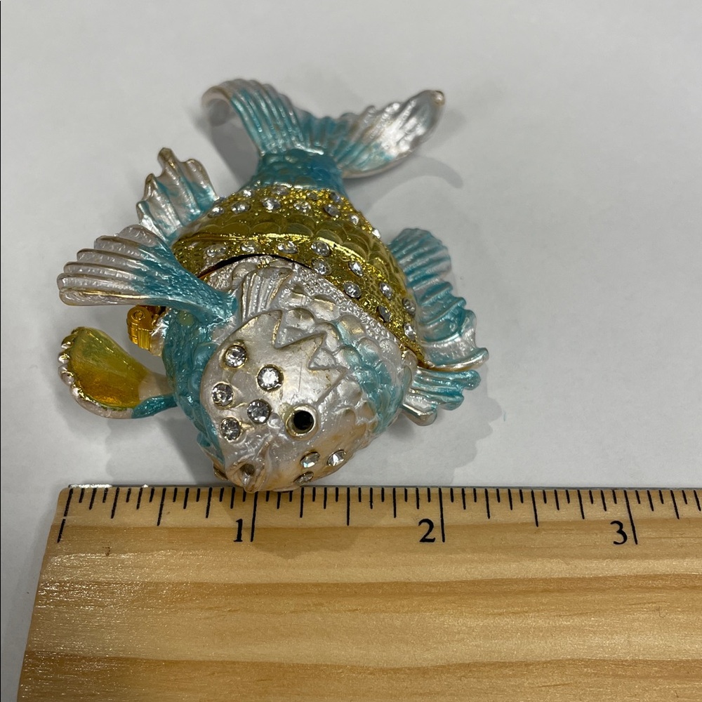 Tropical Fish Hinged Trinket Box Figurine Decorative Ring Jewelry Holder - Picture 10 of 10